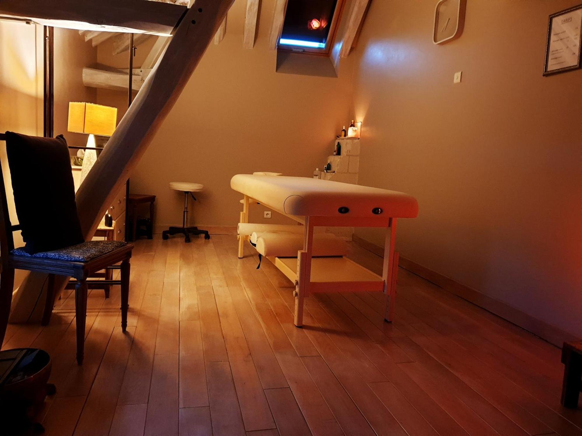 Sous Les Toits Bed & Breakfast Dosches Exterior photo